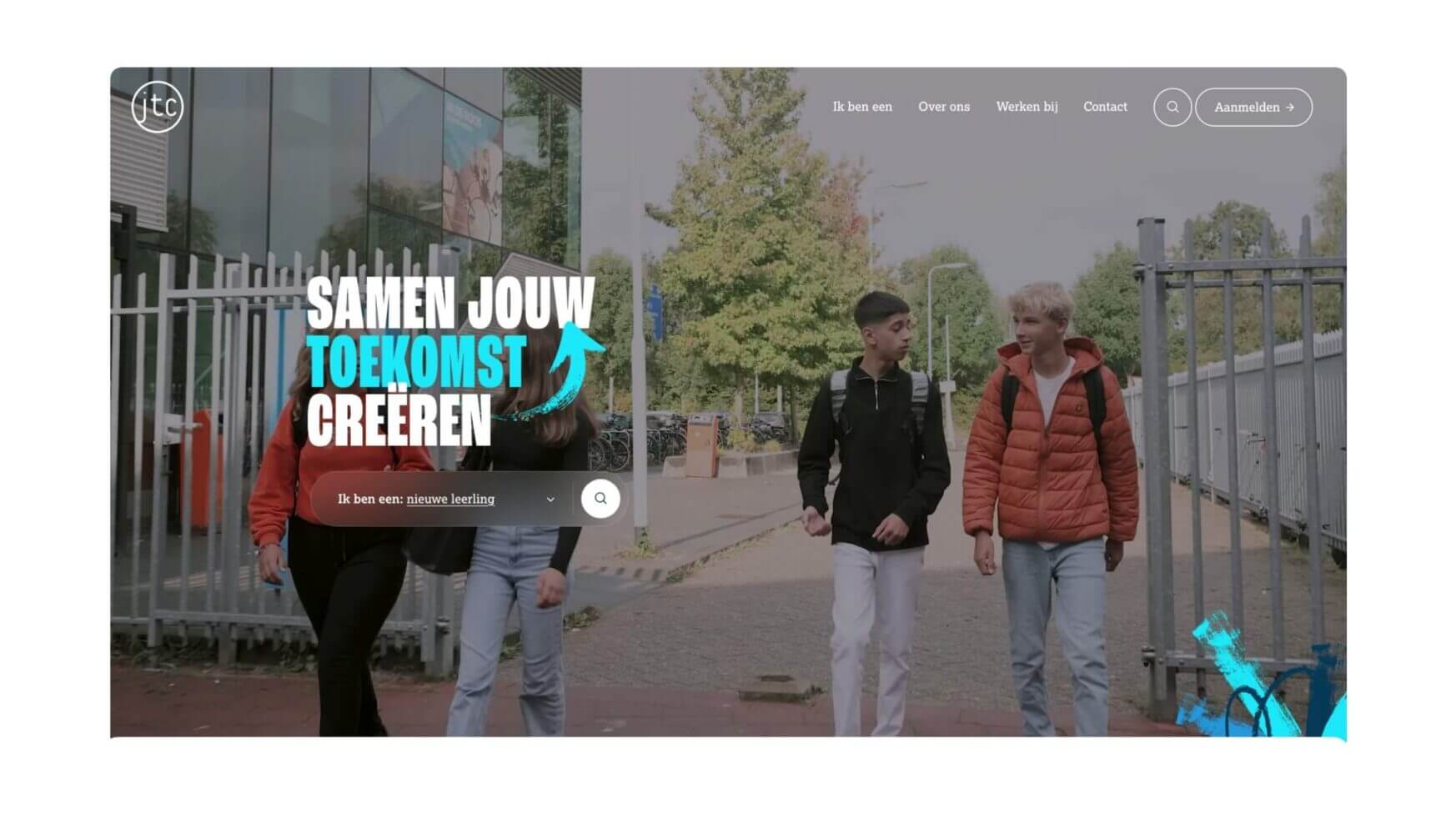 Vier leerlingen lopen een school uit. De Nederlandse tekst luidt: "Samen jouw toekomst creëren.