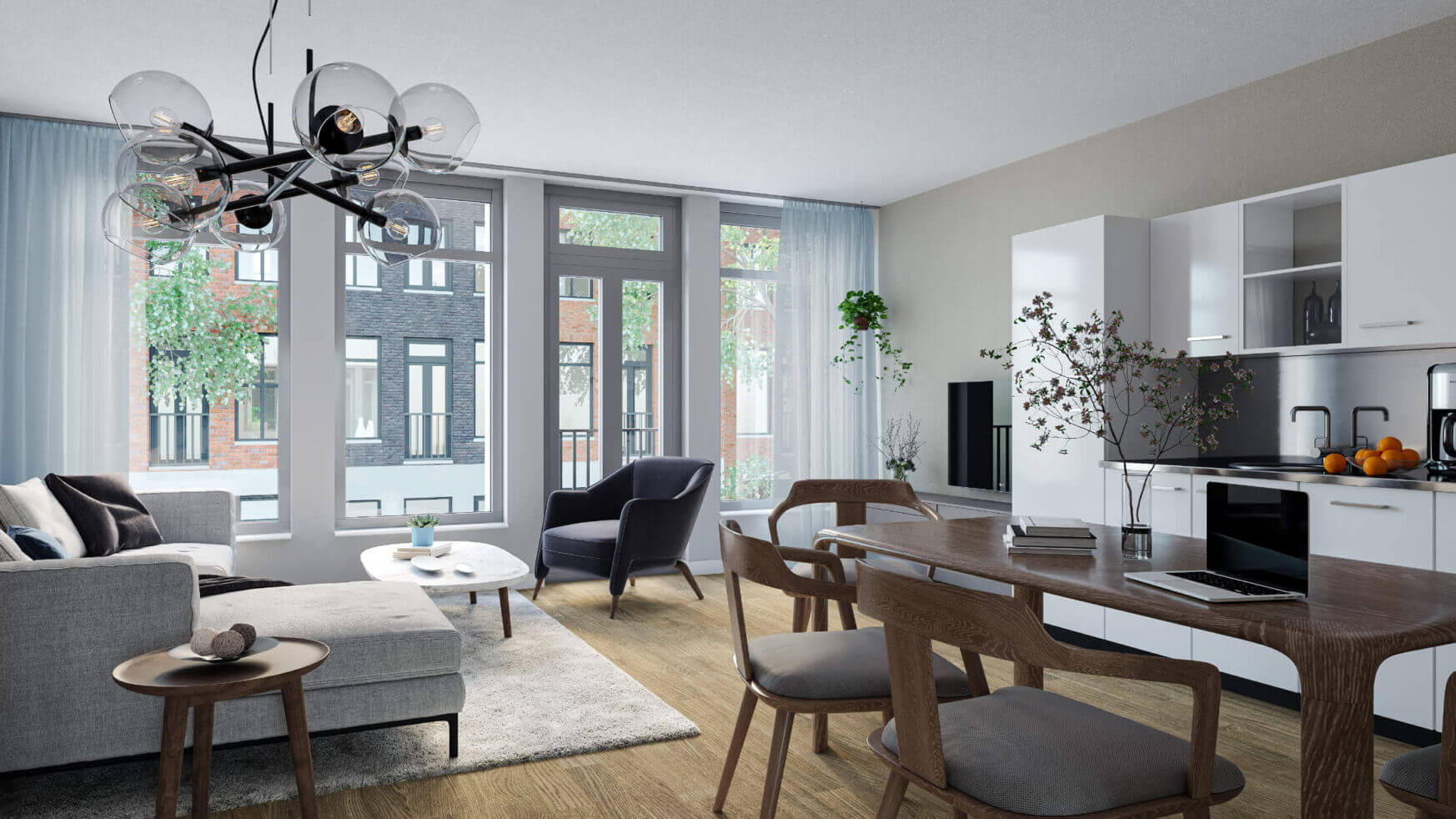 Moderne woon-eetkamer: grijze bank, houten stoelen, moderne keuken, grote ramen met vitrage.