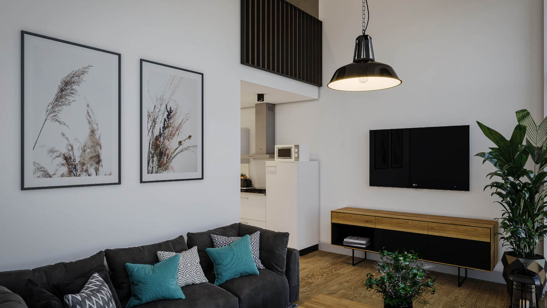 Chique woonkamer: donkere bank, blauwe kussens, groen, kunst aan de muur, tv; zwarte lamp hangt aan het hoge plafond.