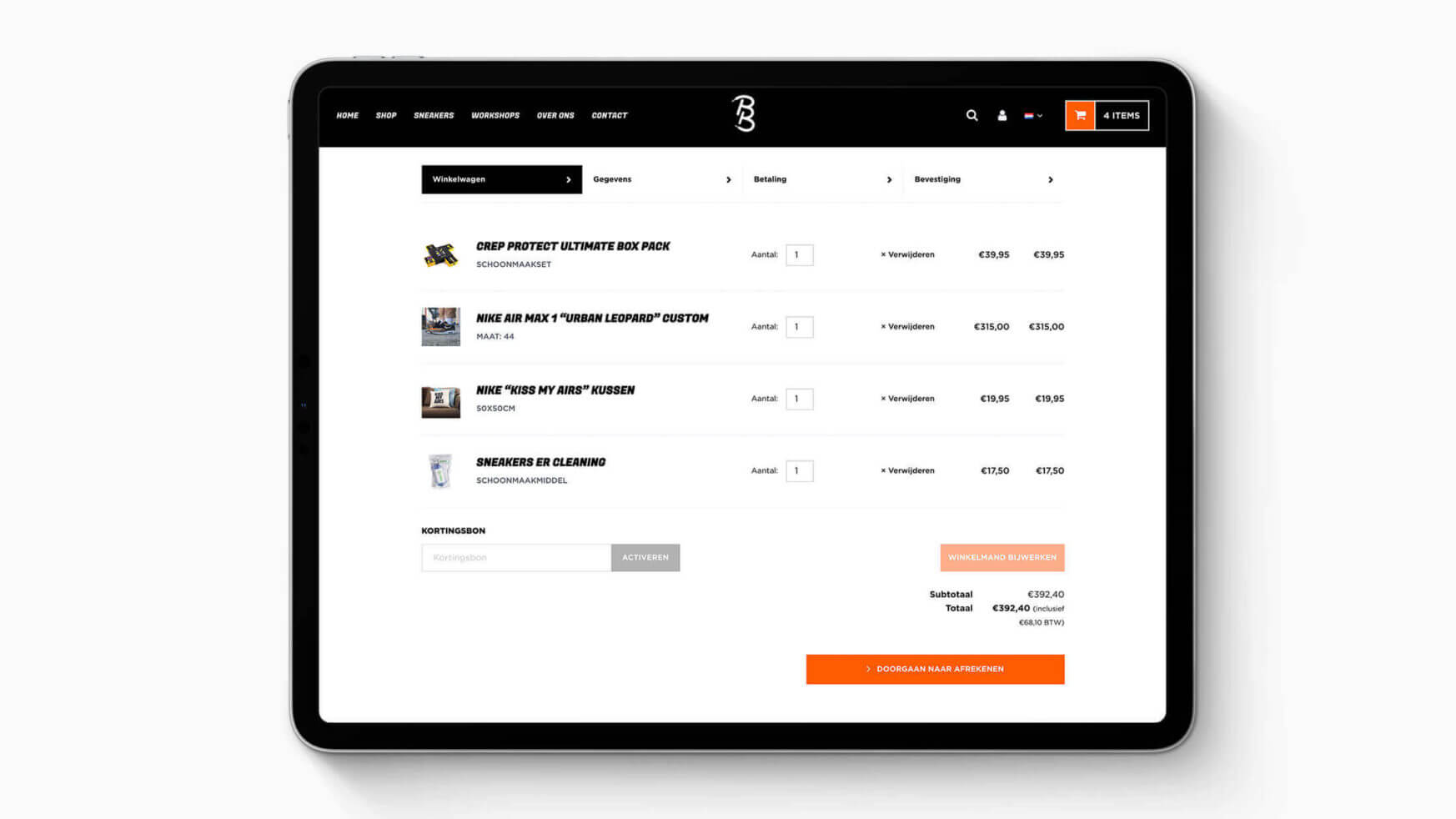 BB's Customs Tablet toont uw winkelwagen met artikelen, prijzen en een grote oranje knop om af te rekenen.